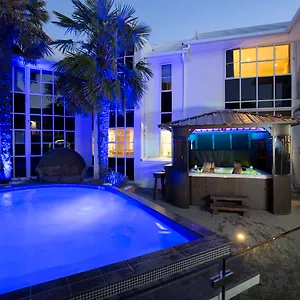 Pavilions Hotel